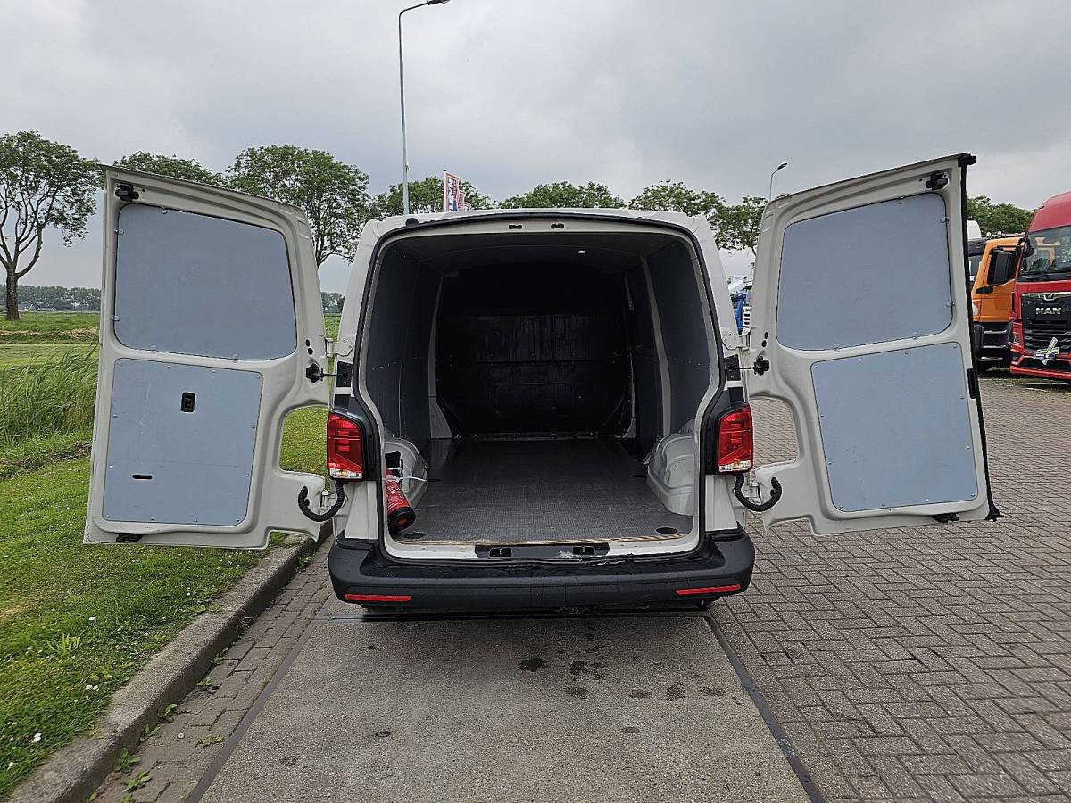 Volkswagen Transporter VOLKSWAGEN TRANSPORTER 2.0 TDI t6.1 150pk l2h1 autm