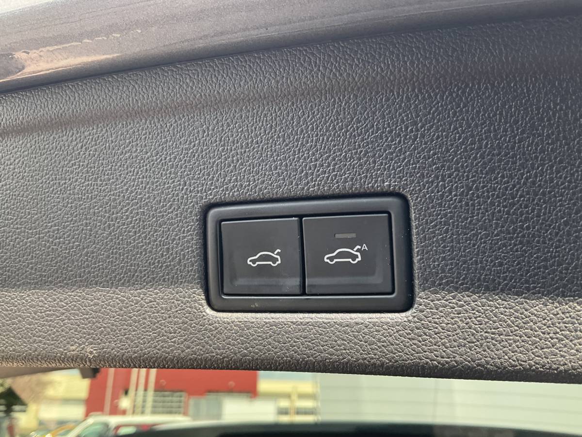 Volkswagen Touareg Volkswagen Touareg 3.0 TSI 4MOTION R 462PK PHEV Pano Elek.Trekhaak [3500KG] Luchtvering Matrix Memory VOL!