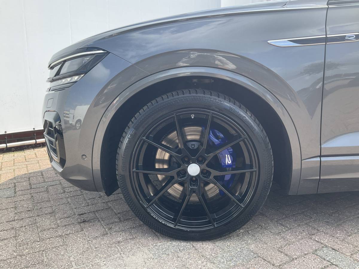 Volkswagen Touareg Volkswagen Touareg 3.0 TSI 4MOTION R 462PK PHEV Pano Elek.Trekhaak [3500KG] Luchtvering Matrix Memory VOL!