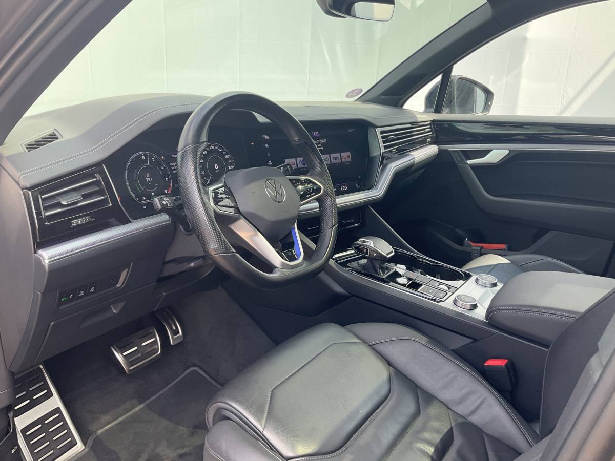 Volkswagen Touareg Volkswagen Touareg 3.0 TSI 4MOTION R 462PK PHEV Pano Elek.Trekhaak [3500KG] Luchtvering Matrix Memory VOL!