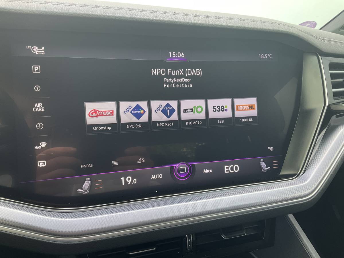 Volkswagen Touareg Volkswagen Touareg 3.0 TSI 4MOTION R 462PK PHEV Pano Elek.Trekhaak [3500KG] Luchtvering Matrix Memory VOL!