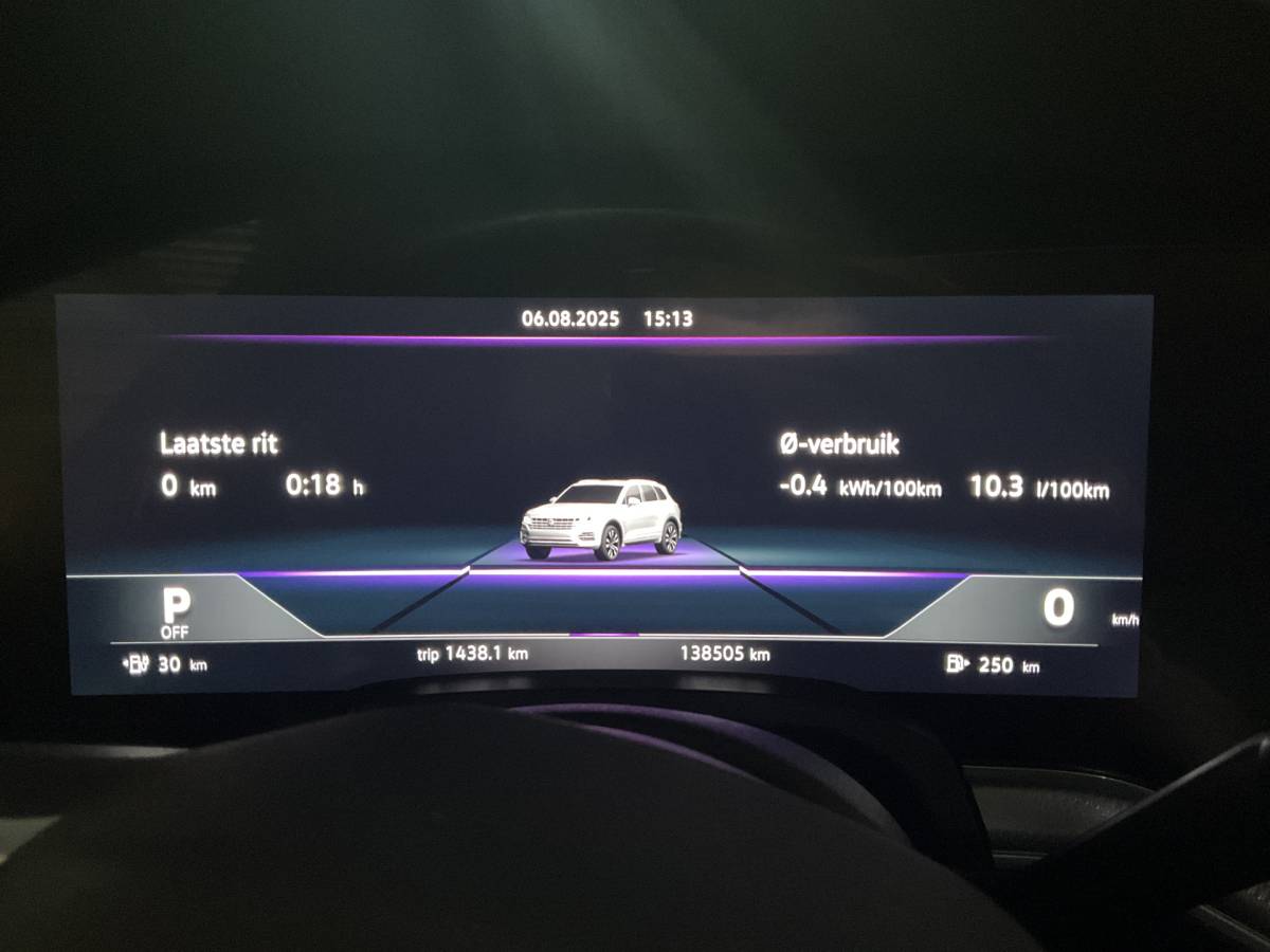 Volkswagen Touareg Volkswagen Touareg 3.0 TSI 4MOTION R 462PK PHEV Pano Elek.Trekhaak [3500KG] Luchtvering Matrix Memory VOL!