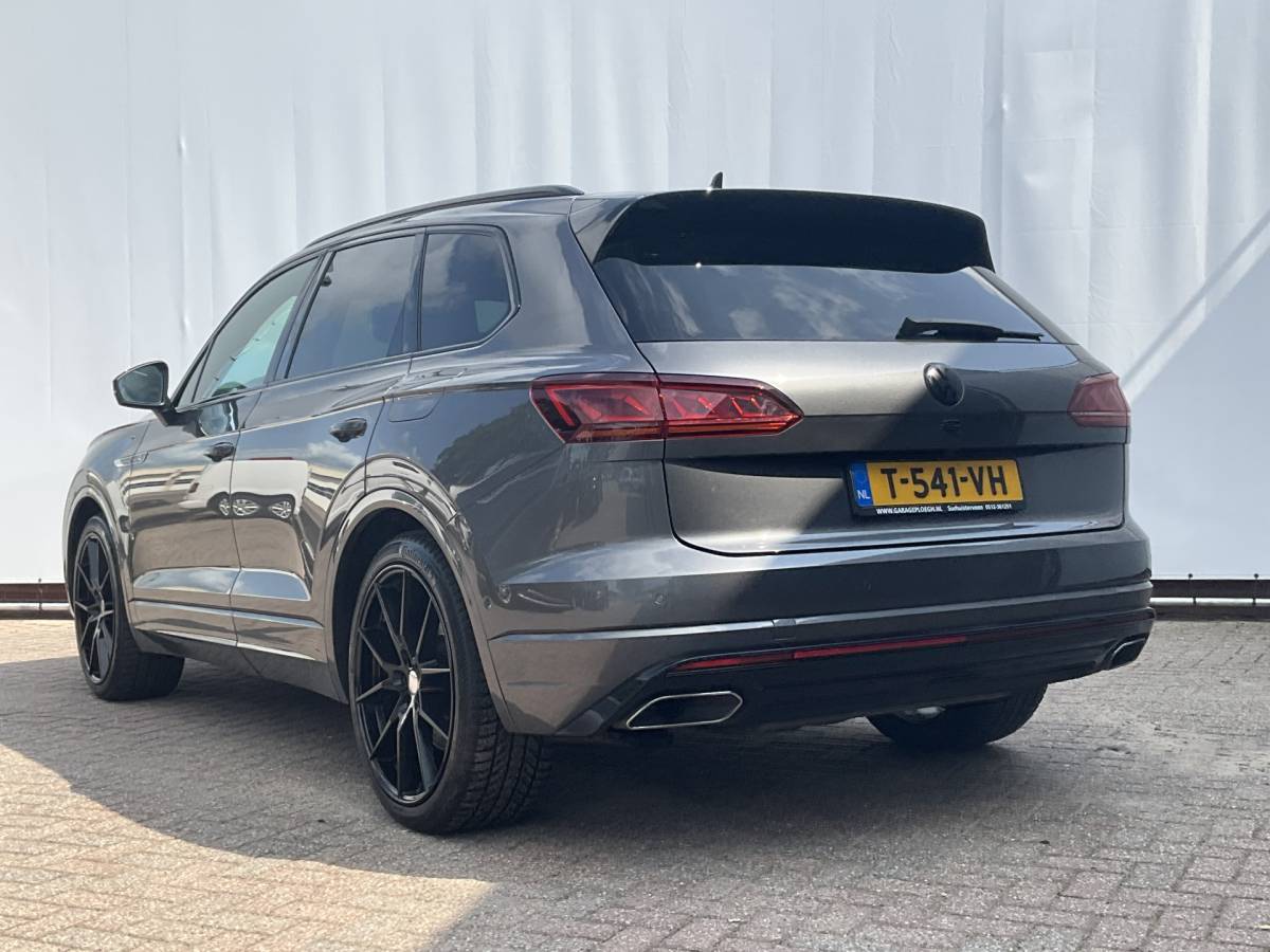 Volkswagen Touareg Volkswagen Touareg 3.0 TSI 4MOTION R 462PK PHEV Pano Elek.Trekhaak [3500KG] Luchtvering Matrix Memory VOL!