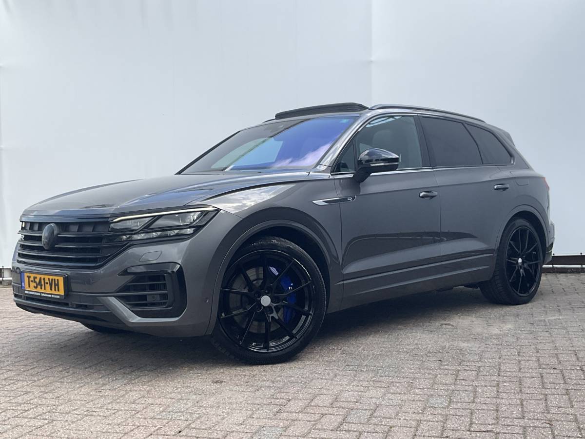 Volkswagen Touareg Volkswagen Touareg 3.0 TSI 4MOTION R 462PK PHEV Pano Elek.Trekhaak [3500KG] Luchtvering Matrix Memory VOL!