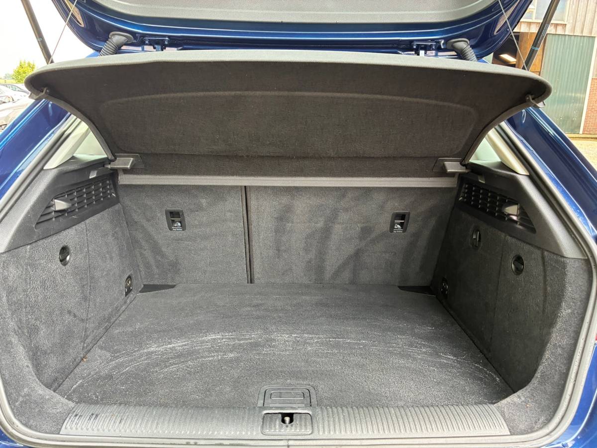 Audi A3 Audi A3 Sportback 1.4 TFSI CoD Ambiente Pro Line | Schuif/kantel dak + Automaat + Cruise + Airco nu € 14.975,-!!!