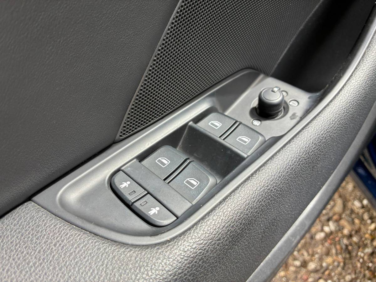 Audi A3 Audi A3 Sportback 1.4 TFSI CoD Ambiente Pro Line | Schuif/kantel dak + Automaat + Cruise + Airco nu € 14.975,-!!!