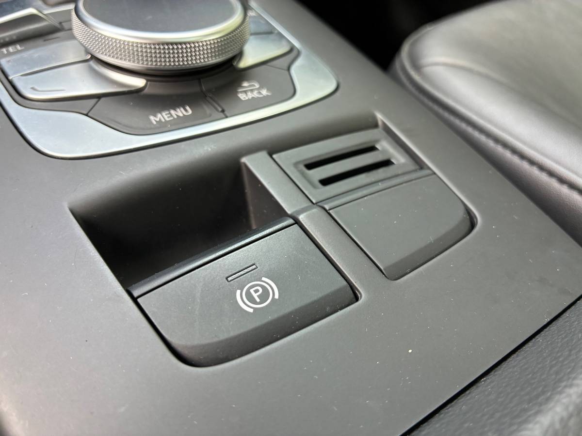 Audi A3 Audi A3 Sportback 1.4 TFSI CoD Ambiente Pro Line | Schuif/kantel dak + Automaat + Cruise + Airco nu € 14.975,-!!!
