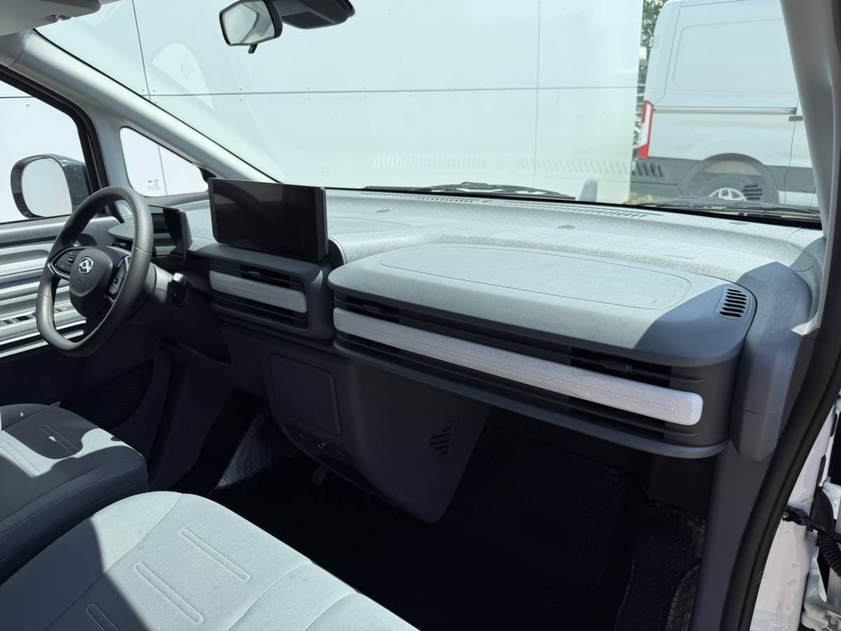Maxus eDeliver5 Maxus eDeliver 5 64 kWh 163PK Elektrisch! L1H1 335KM WLTP 360° Camera Dubbele schuifdeuren Snelladen Climate control Cruise control Carplay Laadkabel Parkeersensoren