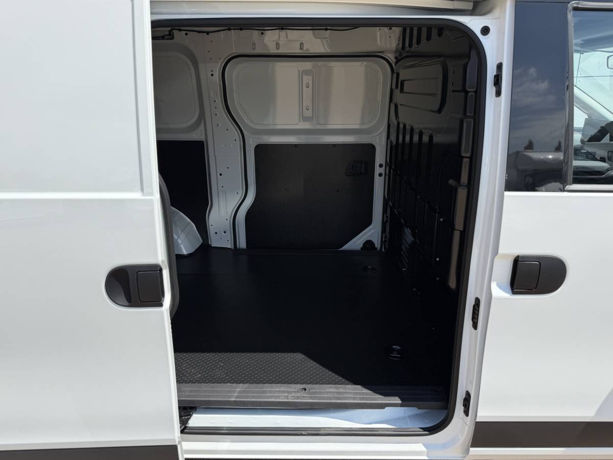 Maxus eDeliver5 Maxus eDeliver 5 64 kWh 163PK Elektrisch! L1H1 335KM WLTP 360° Camera Dubbele schuifdeuren Snelladen Climate control Cruise control Carplay Laadkabel Parkeersensoren