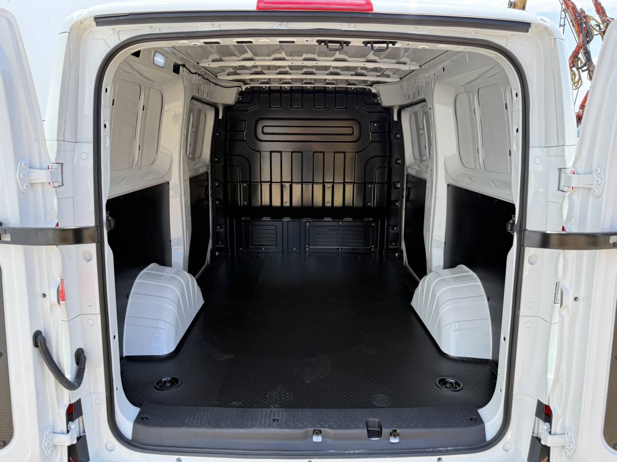 Maxus eDeliver5 Maxus eDeliver 5 64 kWh 163PK Elektrisch! L1H1 335KM WLTP 360° Camera Dubbele schuifdeuren Snelladen Climate control Cruise control Carplay Laadkabel Parkeersensoren