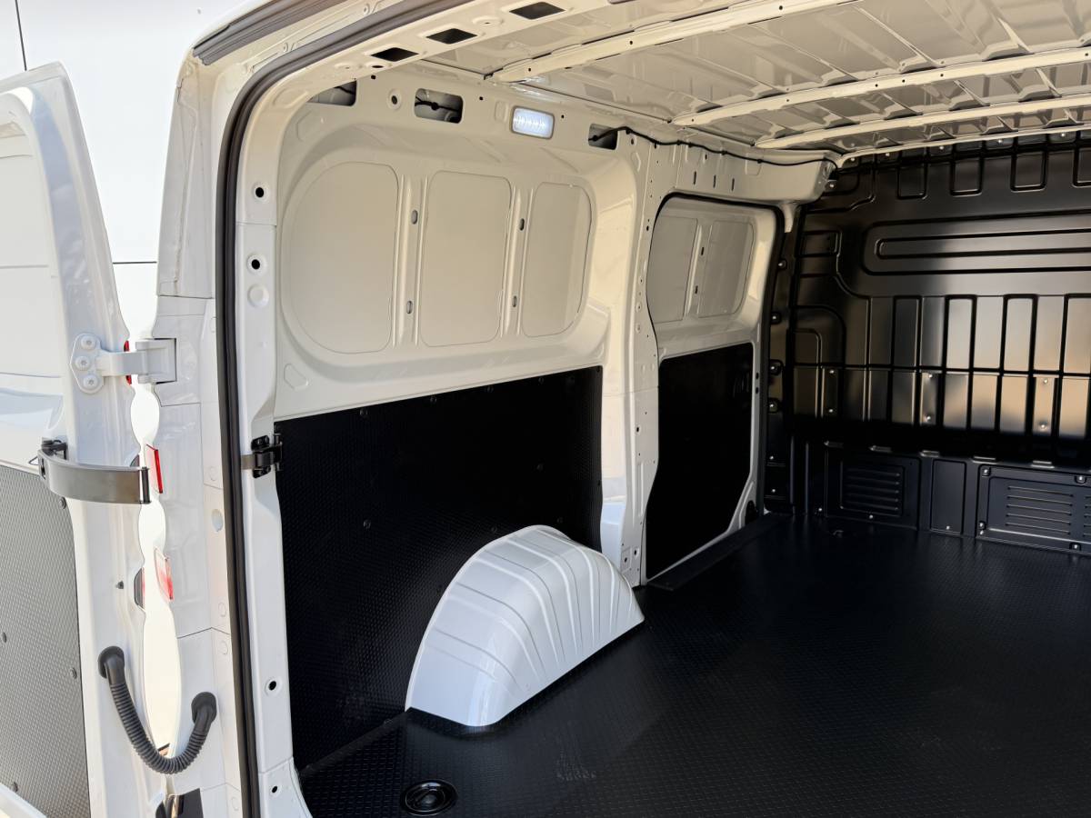 Maxus eDeliver5 Maxus eDeliver 5 64 kWh 163PK Elektrisch! L1H1 335KM WLTP 360° Camera Dubbele schuifdeuren Snelladen Climate control Cruise control Carplay Laadkabel Parkeersensoren