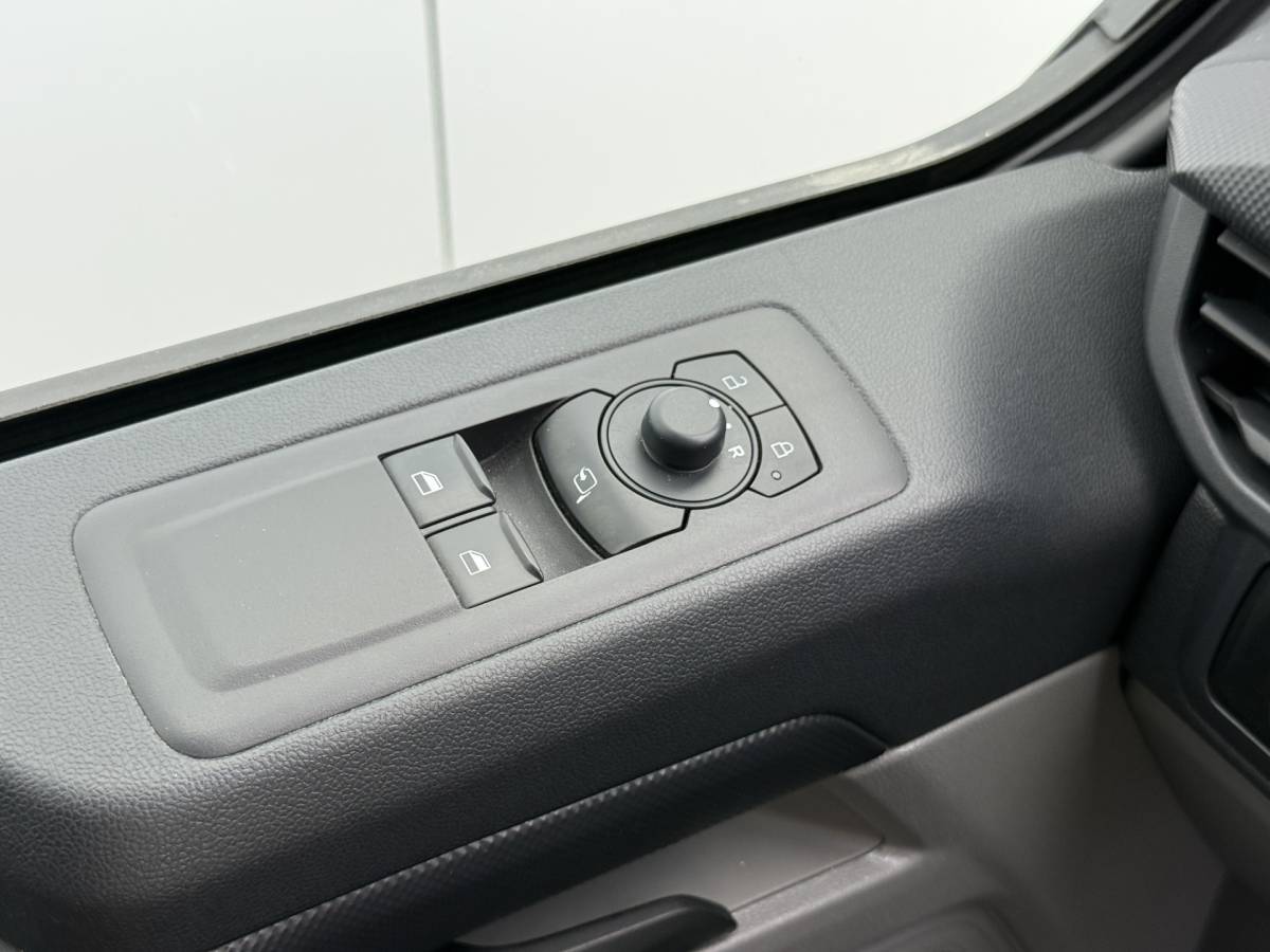 Ford Transit Custom Ford Transit Custom 2.0 136PK L1H1 LED Climate Control Cruise Control Carplay Camera Stoelverwarming