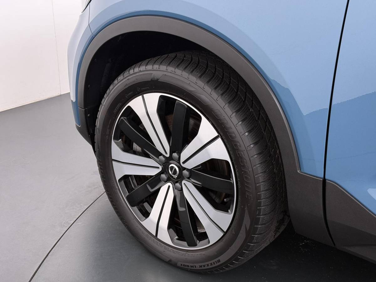 Volvo C40 Volvo C40 Recharge Core 69 kWh SOH 93%|VOLVO DEALER ONDERHOUDEN| ACHTERUITRIJCAMERA| PANORAMADAK| STOEL + STUURVERWARMING| RIJKLAARPRIJS INCL. 12 MAANDEN BOVAG GARANTIE|