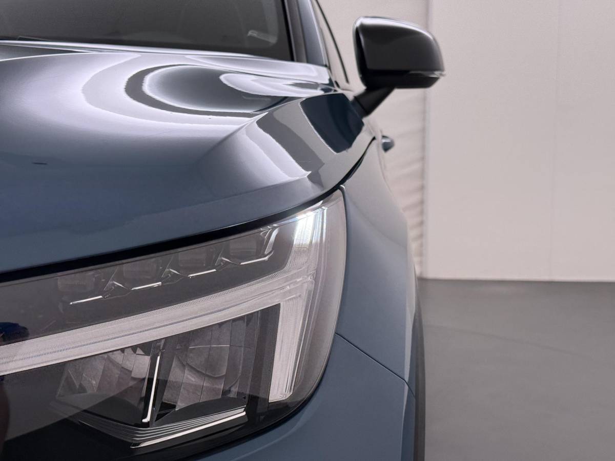 Volvo C40 Volvo C40 Recharge Core 69 kWh SOH 93%|VOLVO DEALER ONDERHOUDEN| ACHTERUITRIJCAMERA| PANORAMADAK| STOEL + STUURVERWARMING| RIJKLAARPRIJS INCL. 12 MAANDEN BOVAG GARANTIE|