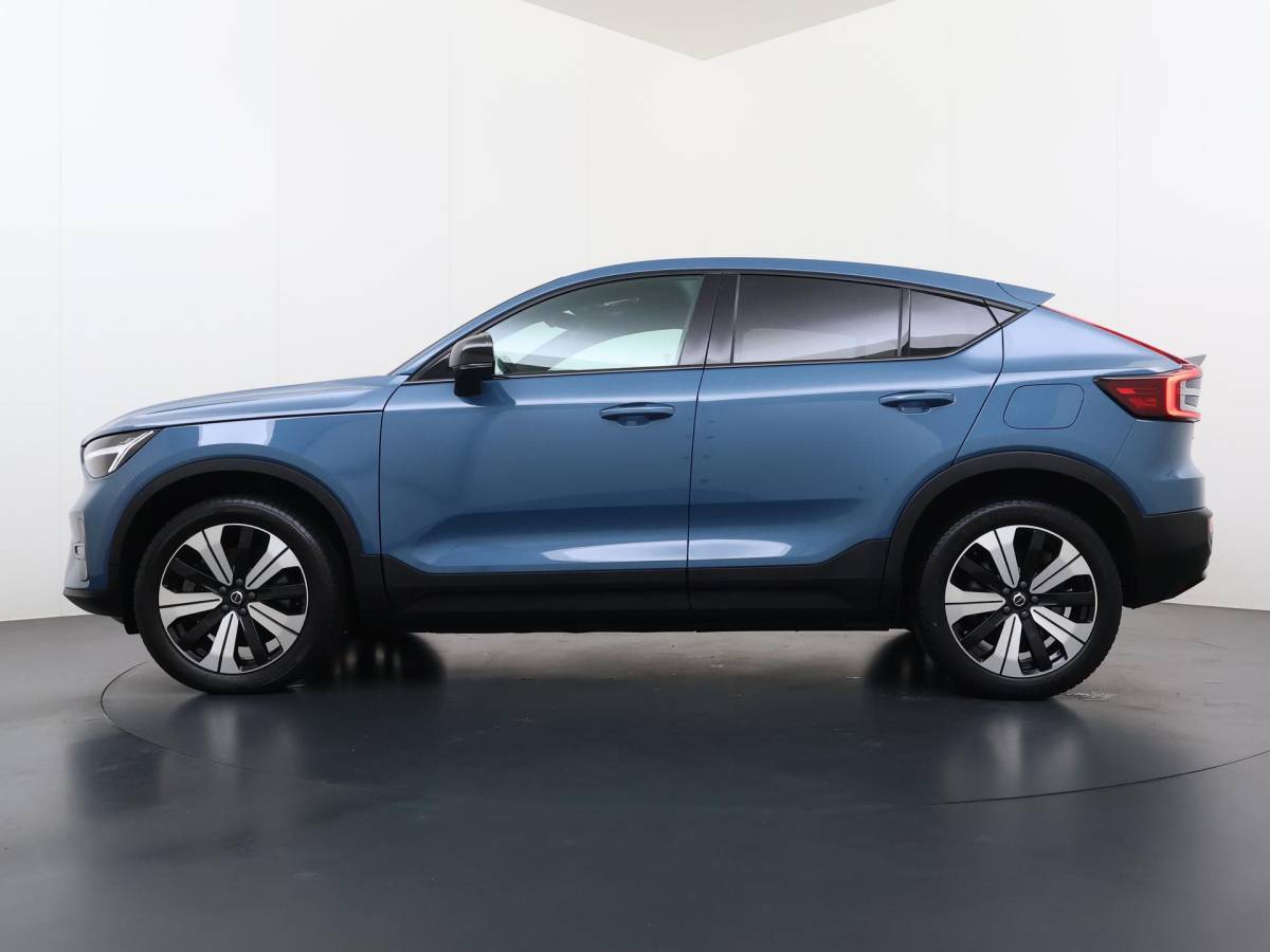 Volvo C40 Volvo C40 Recharge Core 69 kWh SOH 93%|VOLVO DEALER ONDERHOUDEN| ACHTERUITRIJCAMERA| PANORAMADAK| STOEL + STUURVERWARMING| RIJKLAARPRIJS INCL. 12 MAANDEN BOVAG GARANTIE|