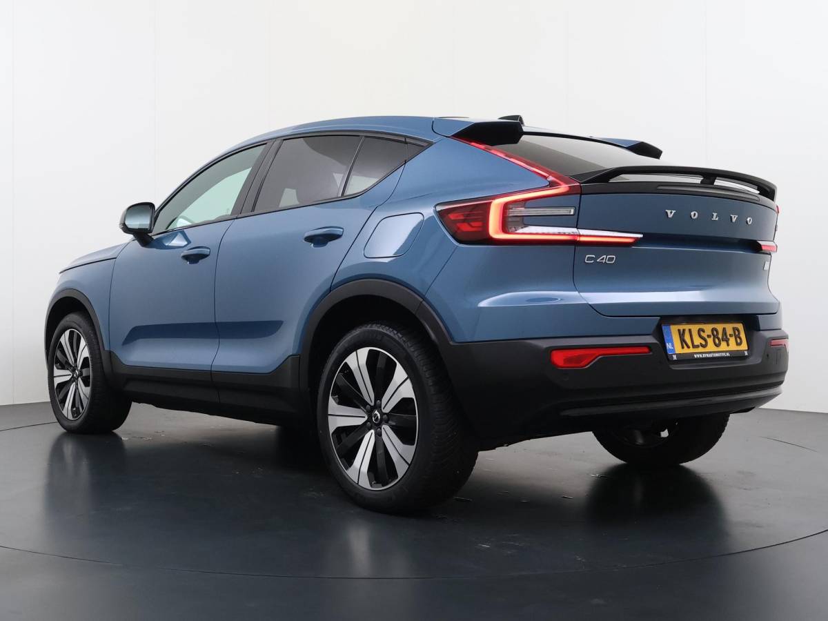 Volvo C40 Volvo C40 Recharge Core 69 kWh SOH 93%|VOLVO DEALER ONDERHOUDEN| ACHTERUITRIJCAMERA| PANORAMADAK| STOEL + STUURVERWARMING| RIJKLAARPRIJS INCL. 12 MAANDEN BOVAG GARANTIE|