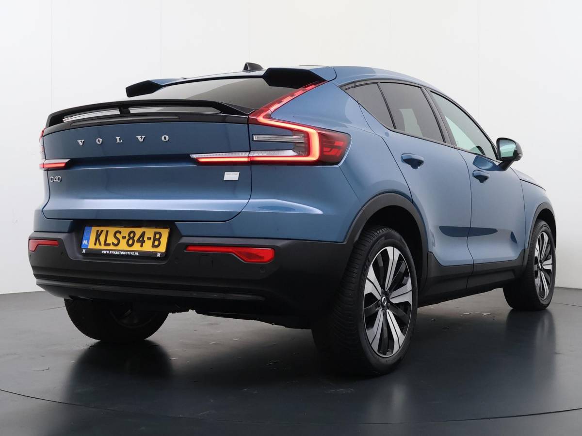 Volvo C40 Volvo C40 Recharge Core 69 kWh SOH 93%|VOLVO DEALER ONDERHOUDEN| ACHTERUITRIJCAMERA| PANORAMADAK| STOEL + STUURVERWARMING| RIJKLAARPRIJS INCL. 12 MAANDEN BOVAG GARANTIE|