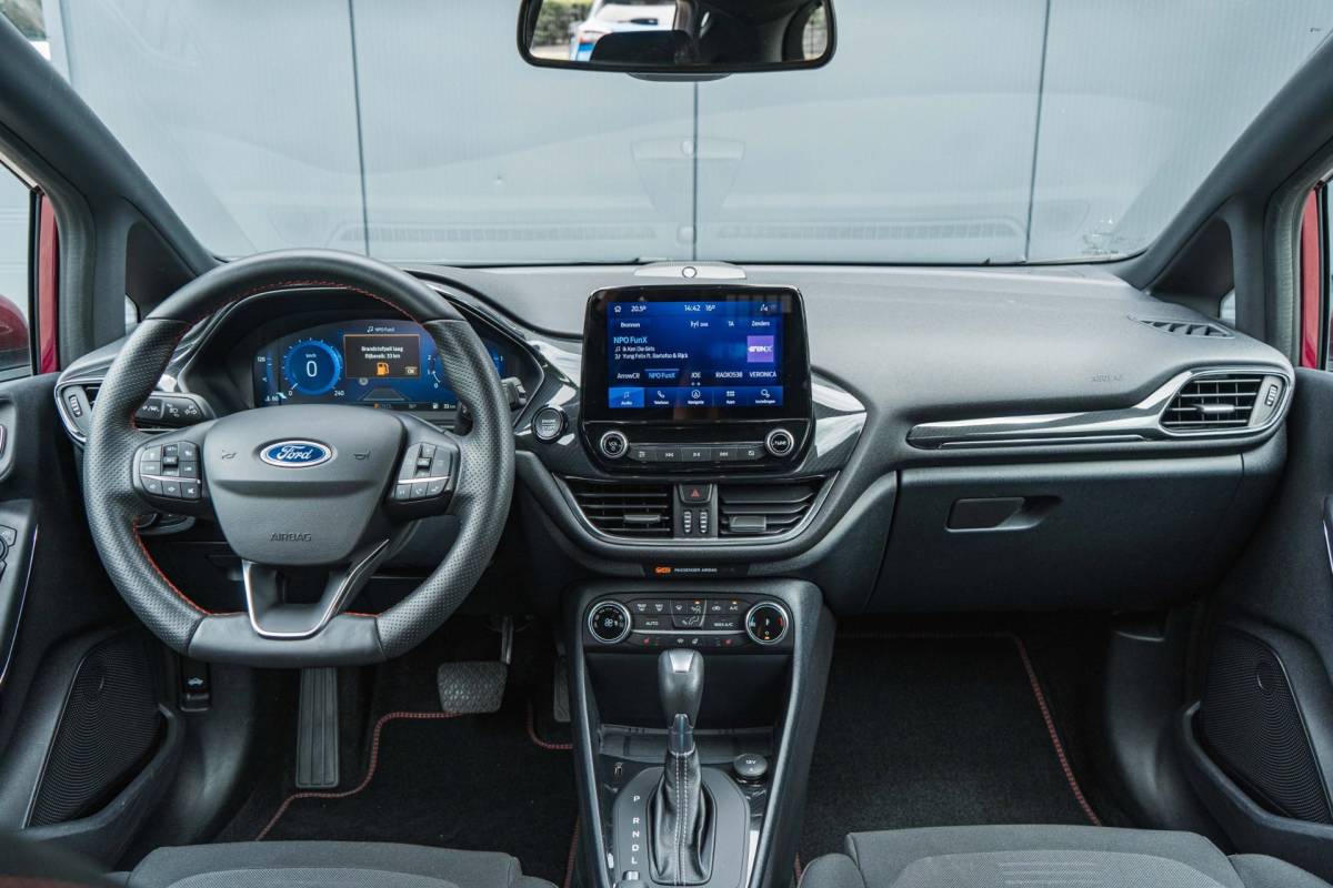 Ford Fiesta Ford Fiesta 1.0 EcoBoost Hybrid ST-Line / Automaat / LED / Winter Pack / B&O