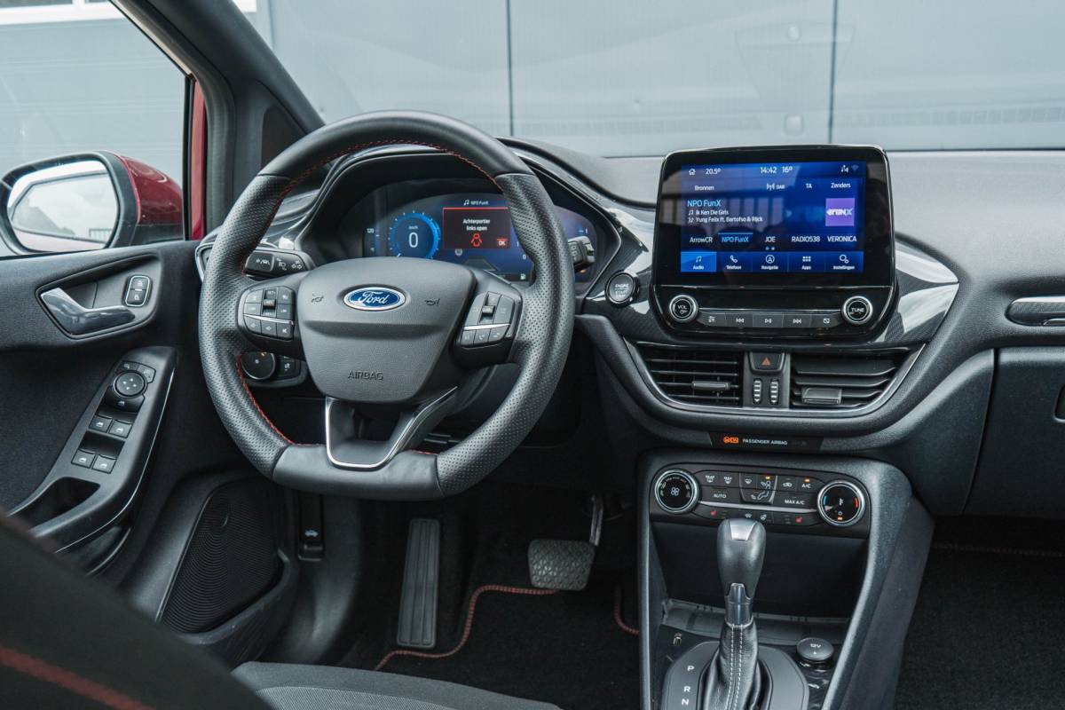 Ford Fiesta Ford Fiesta 1.0 EcoBoost Hybrid ST-Line / Automaat / LED / Winter Pack / B&O