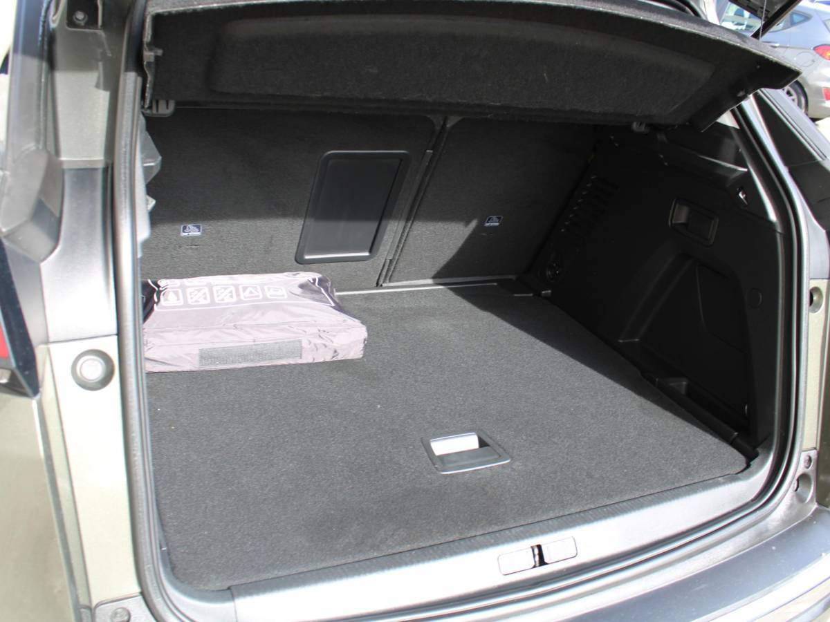 Peugeot 3008 Peugeot 3008 1.6 e-THP Allure | STOELVERWARMING | LEDEREN BEKLEDING | APPLE CARPLAY/ ANDROID AUTO | ADAPTIEVE CRUISE CONTROL |