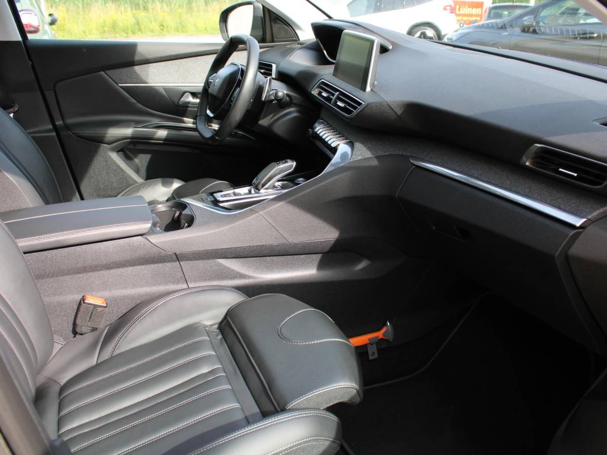 Peugeot 3008 Peugeot 3008 1.6 e-THP Allure | STOELVERWARMING | LEDEREN BEKLEDING | APPLE CARPLAY/ ANDROID AUTO | ADAPTIEVE CRUISE CONTROL |