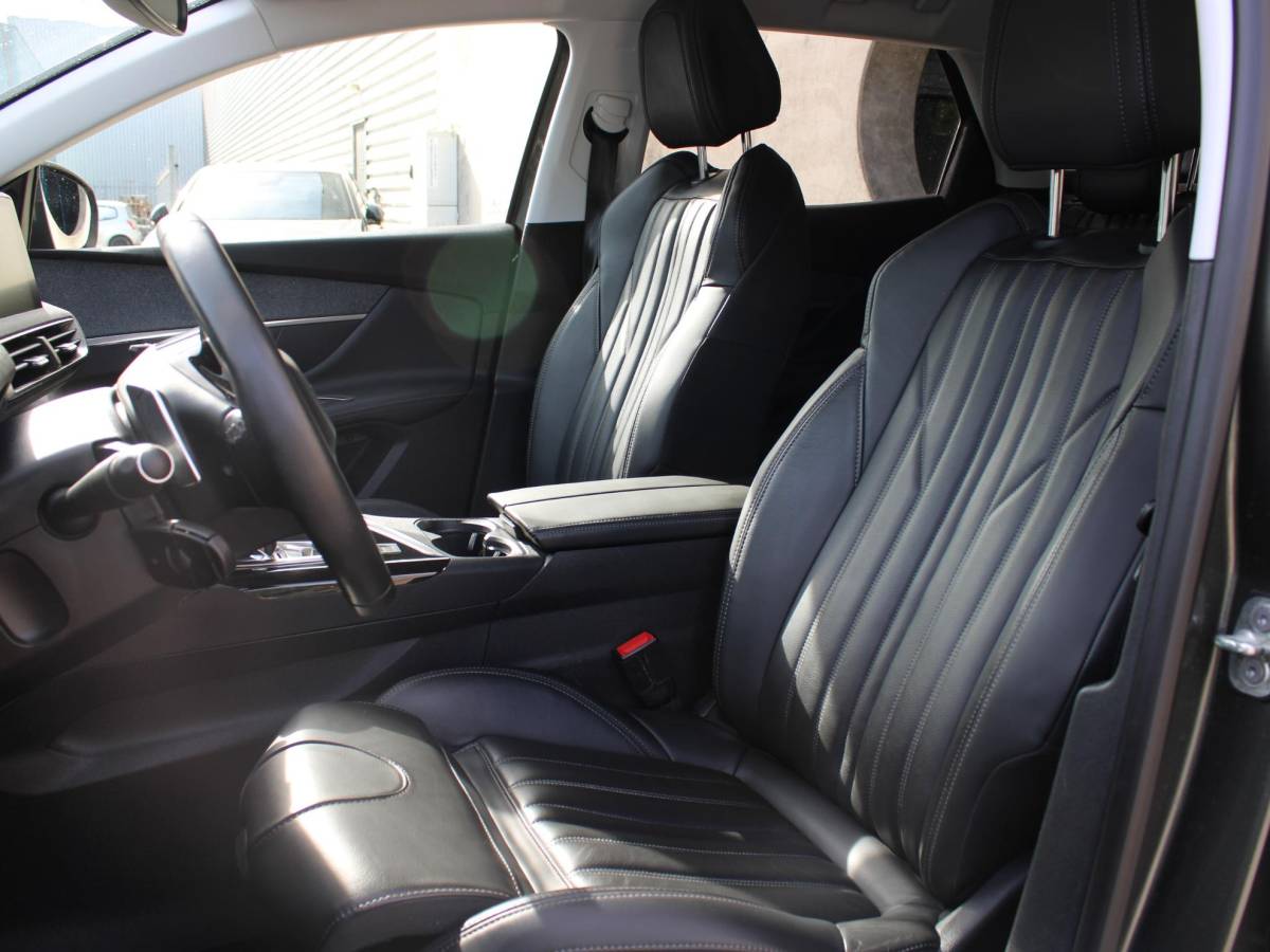 Peugeot 3008 Peugeot 3008 1.6 e-THP Allure | STOELVERWARMING | LEDEREN BEKLEDING | APPLE CARPLAY/ ANDROID AUTO | ADAPTIEVE CRUISE CONTROL |