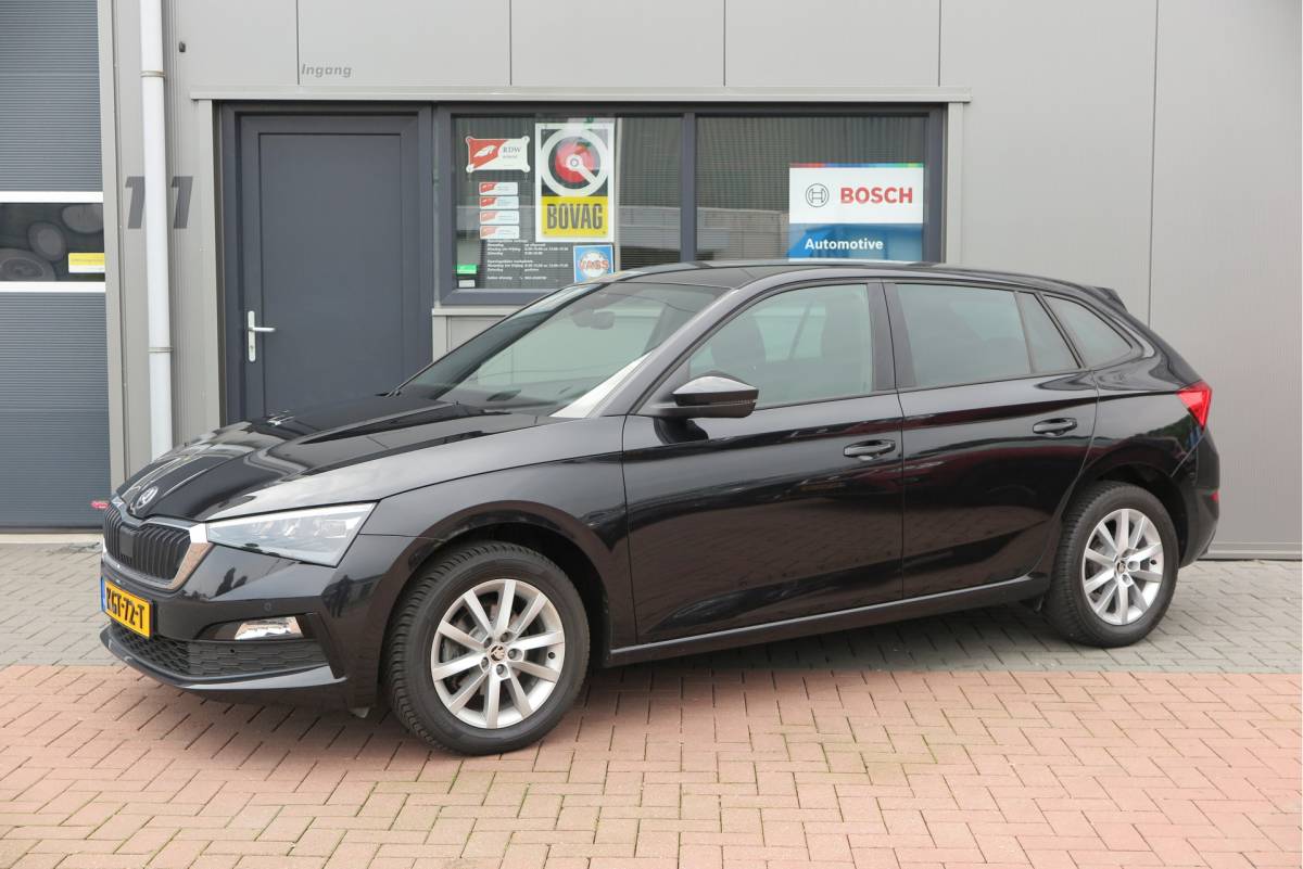 Škoda Scala ŠKODA Scala 1.0 TSI 110pk H6 Sport Business. Panoramadak , Led, Stoelverwarming, Achteruitrijcamera , PDC , Carplay , (navigatie via carplay) DAB+