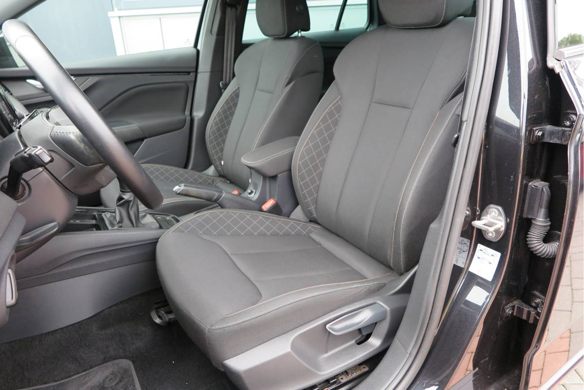 Škoda Scala ŠKODA Scala 1.0 TSI 110pk H6 Sport Business. Panoramadak , Led, Stoelverwarming, Achteruitrijcamera , PDC , Carplay , (navigatie via carplay) DAB+