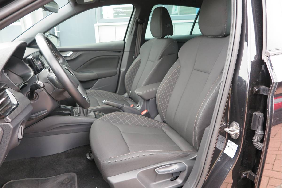 Škoda Scala ŠKODA Scala 1.0 TSI 110pk H6 Sport Business. Panoramadak , Led, Stoelverwarming, Achteruitrijcamera , PDC , Carplay , (navigatie via carplay) DAB+