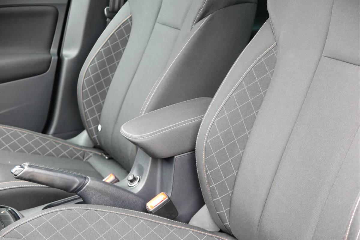 Škoda Scala ŠKODA Scala 1.0 TSI 110pk H6 Sport Business. Panoramadak , Led, Stoelverwarming, Achteruitrijcamera , PDC , Carplay , (navigatie via carplay) DAB+
