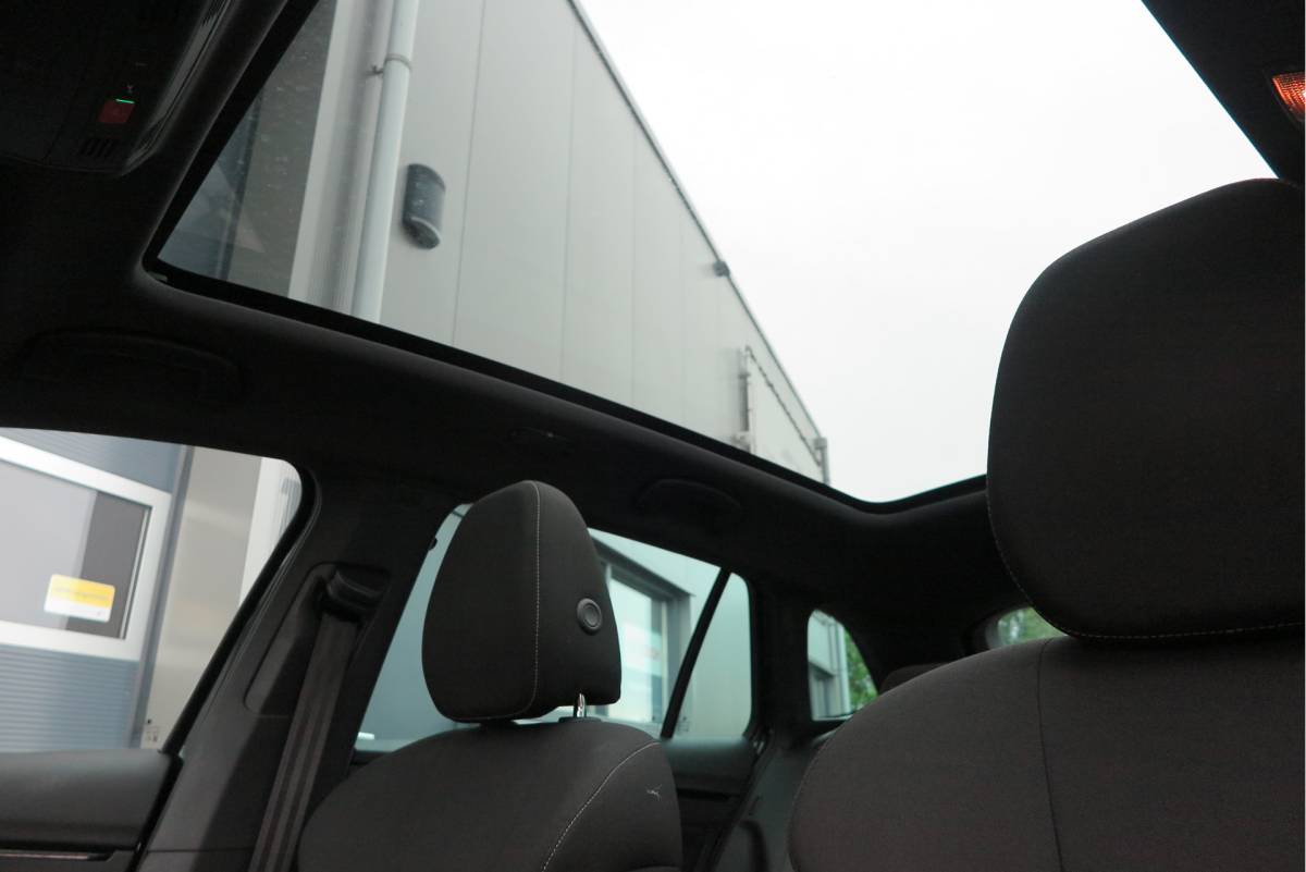 Škoda Scala ŠKODA Scala 1.0 TSI 110pk H6 Sport Business. Panoramadak , Led, Stoelverwarming, Achteruitrijcamera , PDC , Carplay , (navigatie via carplay) DAB+