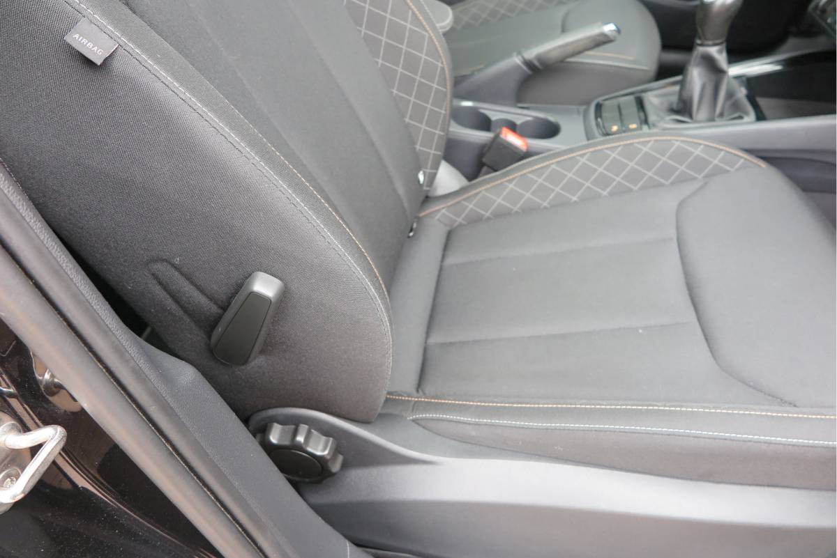 Škoda Scala ŠKODA Scala 1.0 TSI 110pk H6 Sport Business. Panoramadak , Led, Stoelverwarming, Achteruitrijcamera , PDC , Carplay , (navigatie via carplay) DAB+