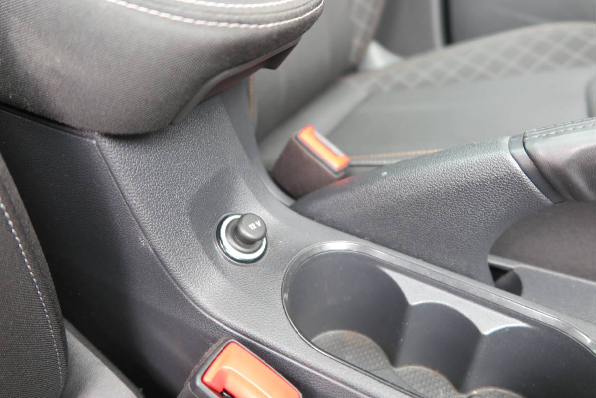 Škoda Scala ŠKODA Scala 1.0 TSI 110pk H6 Sport Business. Panoramadak , Led, Stoelverwarming, Achteruitrijcamera , PDC , Carplay , (navigatie via carplay) DAB+
