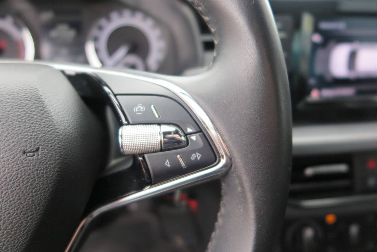 Škoda Scala ŠKODA Scala 1.0 TSI 110pk H6 Sport Business. Panoramadak , Led, Stoelverwarming, Achteruitrijcamera , PDC , Carplay , (navigatie via carplay) DAB+