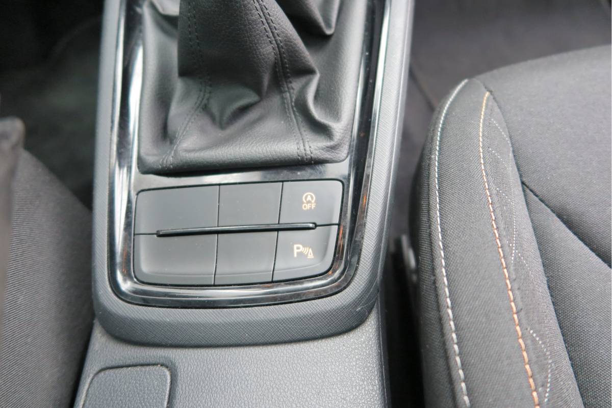 Škoda Scala ŠKODA Scala 1.0 TSI 110pk H6 Sport Business. Panoramadak , Led, Stoelverwarming, Achteruitrijcamera , PDC , Carplay , (navigatie via carplay) DAB+