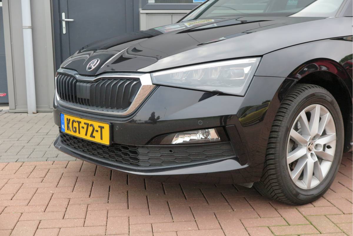 Škoda Scala ŠKODA Scala 1.0 TSI 110pk H6 Sport Business. Panoramadak , Led, Stoelverwarming, Achteruitrijcamera , PDC , Carplay , (navigatie via carplay) DAB+