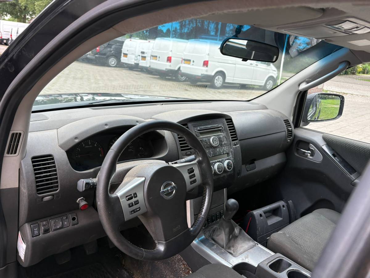 Nissan Navara Nissan Navara 2.5 dCi SE King Cab AIRCO, Trekhaak 3000 KG, cruise control *EXPORT* Volkswagen Amarok, Toyota Hilux, Ford Ranger,