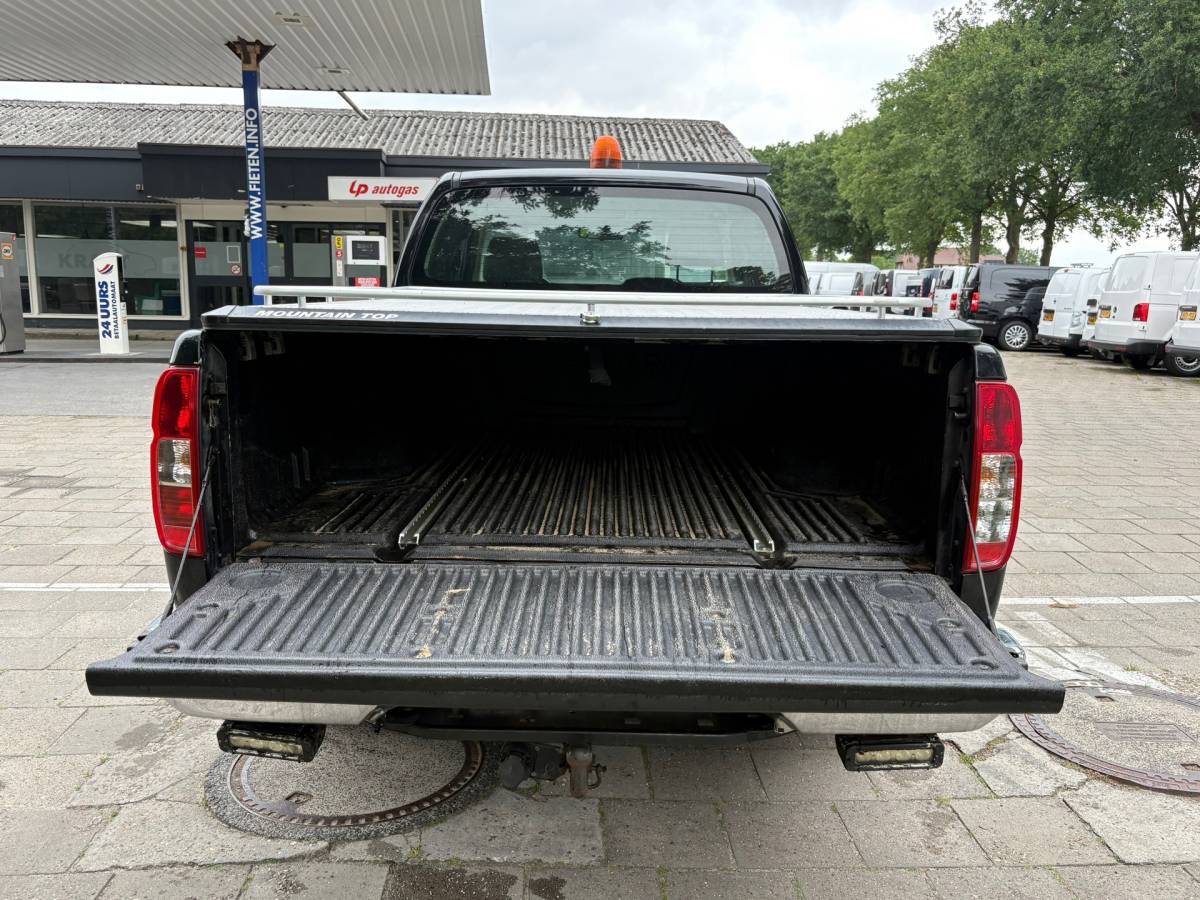 Nissan Navara Nissan Navara 2.5 dCi SE King Cab AIRCO, Trekhaak 3000 KG, cruise control *EXPORT* Volkswagen Amarok, Toyota Hilux, Ford Ranger,