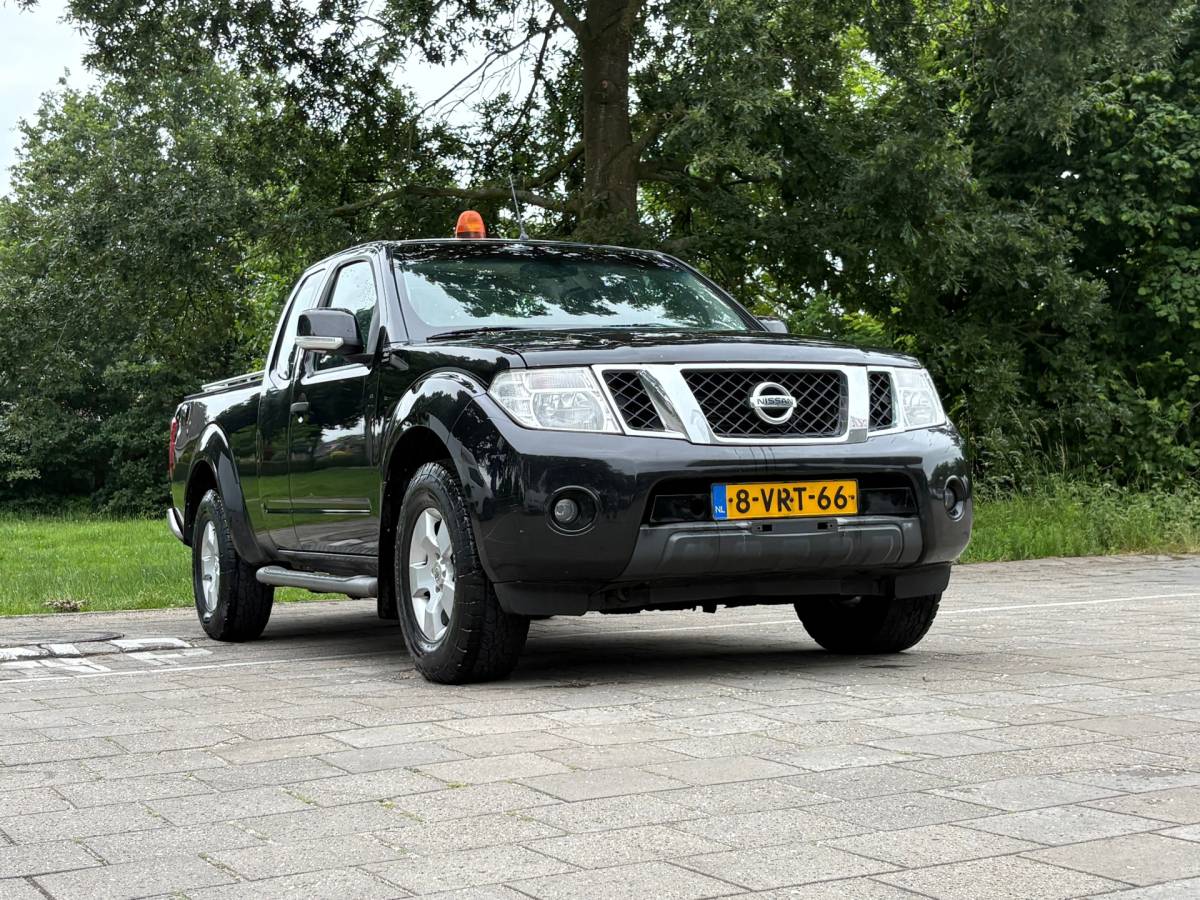 Nissan Navara Nissan Navara 2.5 dCi SE King Cab AIRCO, Trekhaak 3000 KG, cruise control *EXPORT* Volkswagen Amarok, Toyota Hilux, Ford Ranger,