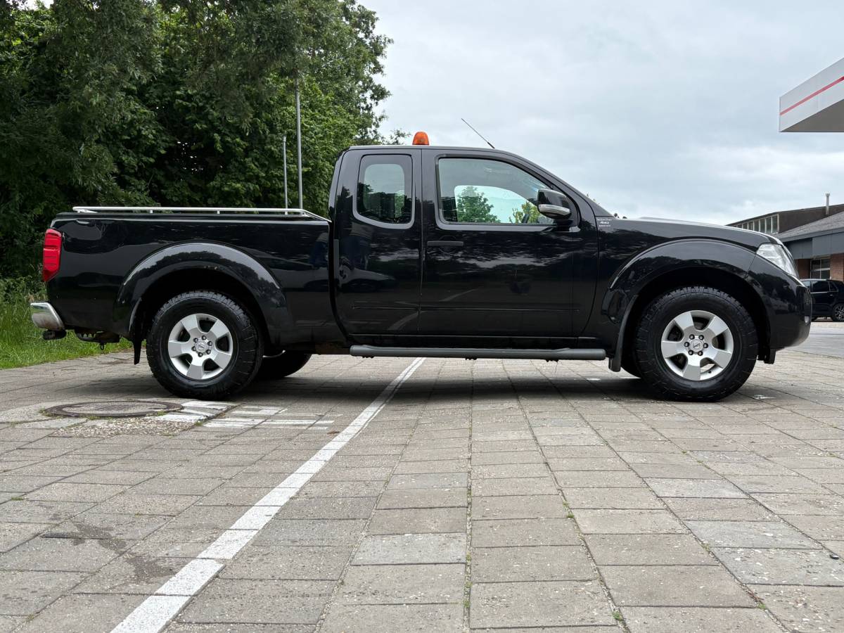 Nissan Navara Nissan Navara 2.5 dCi SE King Cab AIRCO, Trekhaak 3000 KG, cruise control *EXPORT* Volkswagen Amarok, Toyota Hilux, Ford Ranger,