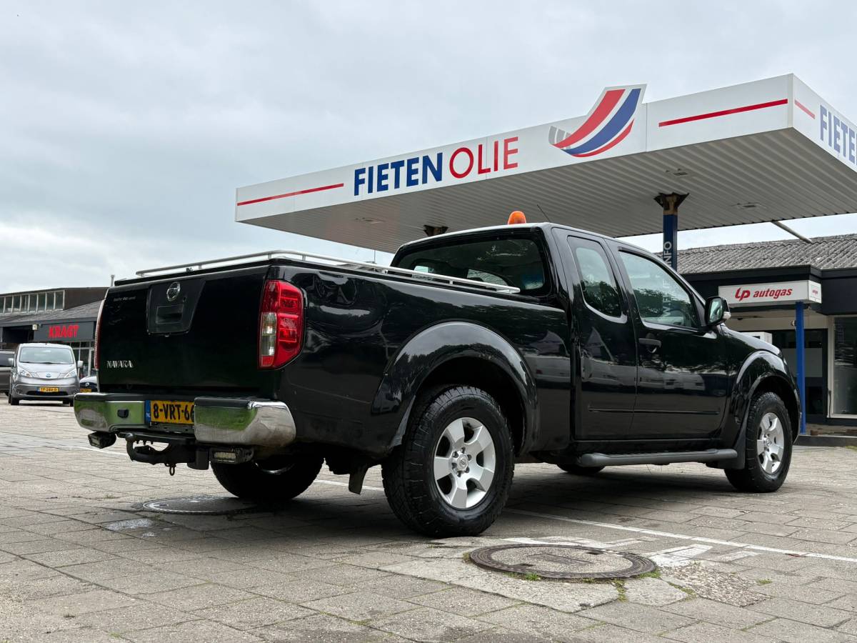 Nissan Navara Nissan Navara 2.5 dCi SE King Cab AIRCO, Trekhaak 3000 KG, cruise control *EXPORT* Volkswagen Amarok, Toyota Hilux, Ford Ranger,