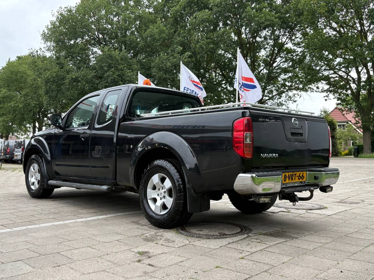 Nissan Navara Nissan Navara 2.5 dCi SE King Cab AIRCO, Trekhaak 3000 KG, cruise control *EXPORT* Volkswagen Amarok, Toyota Hilux, Ford Ranger,