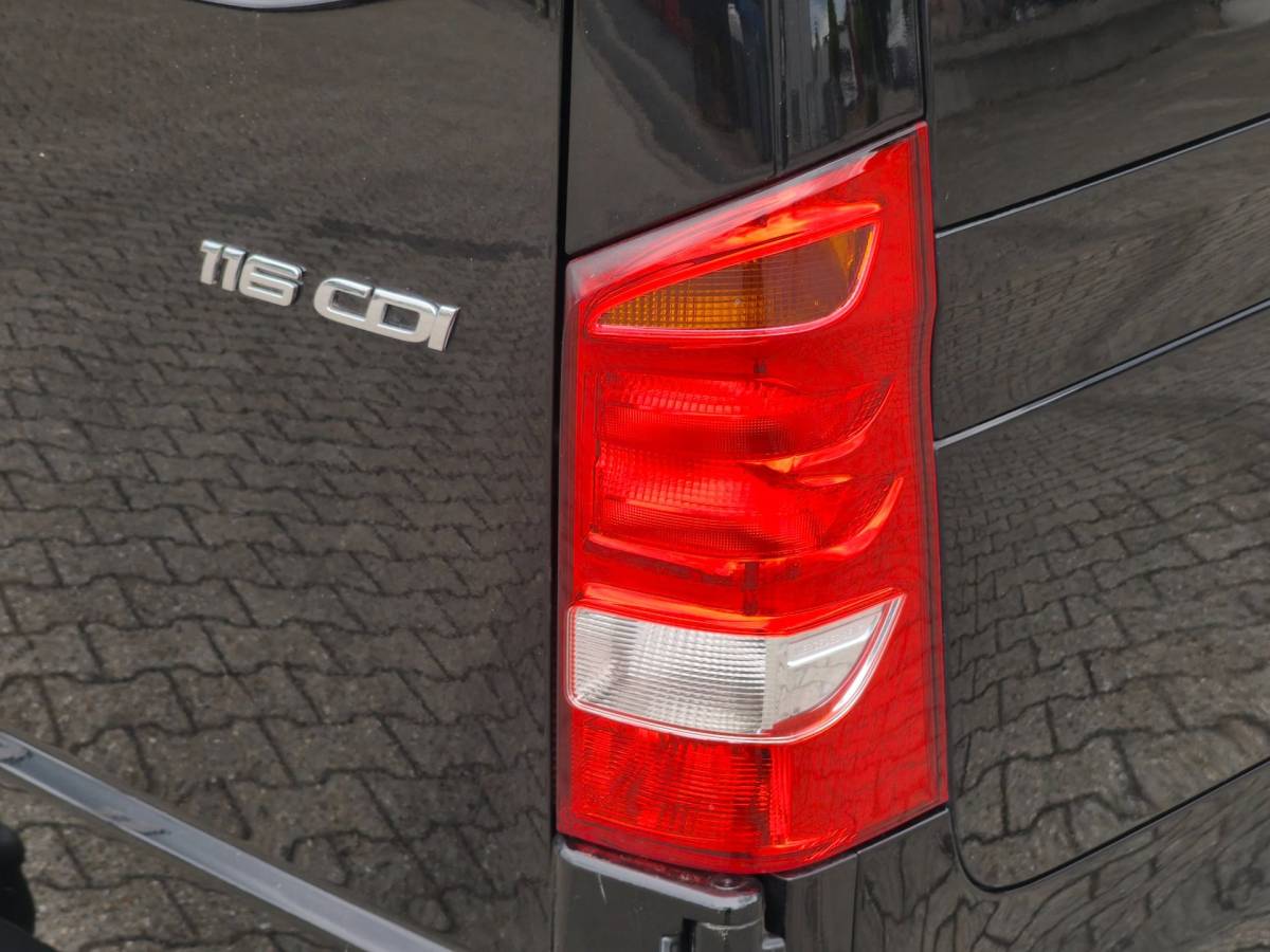 Mercedes-Benz Vito Mercedes-Benz Vito 116CDI XXL DUBBELE CABINE AUTOM LEER LED TREKHAAK