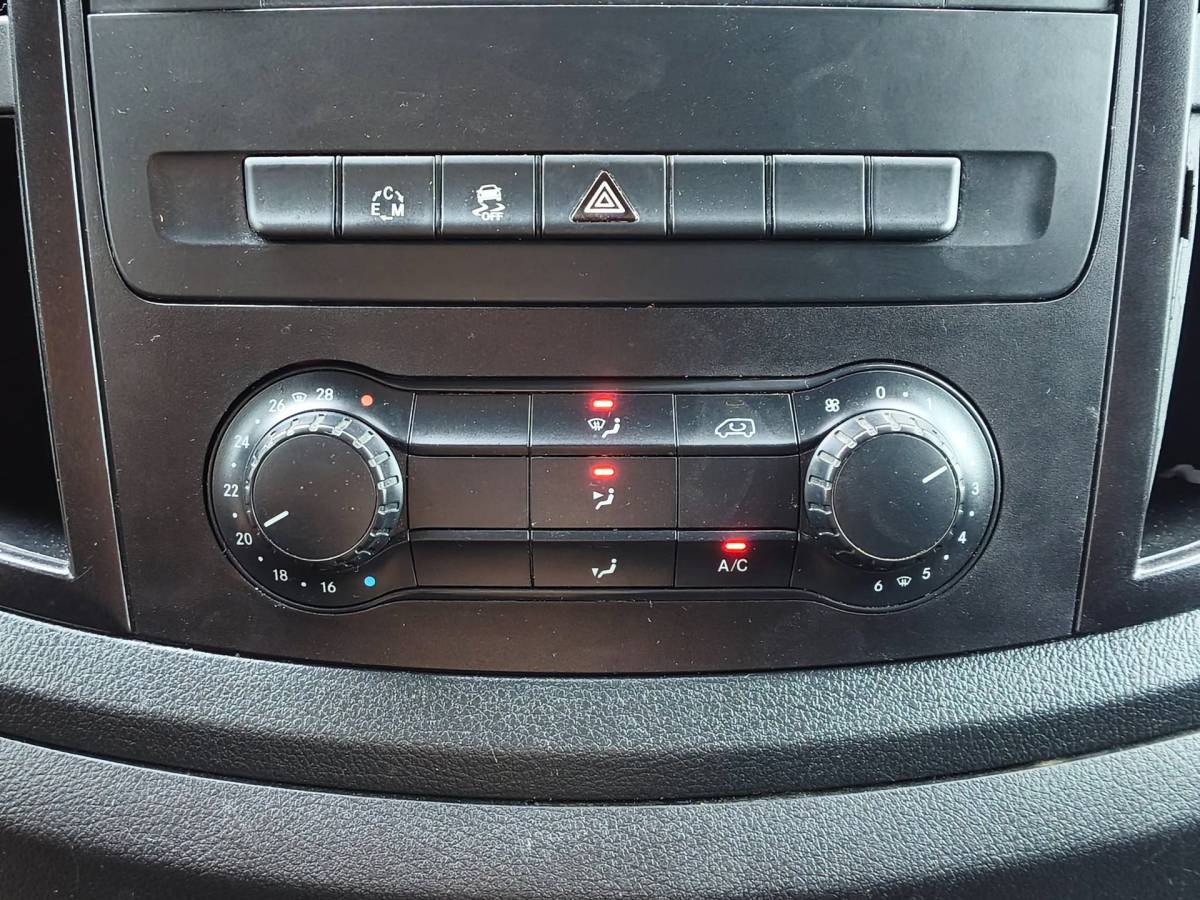 Mercedes-Benz Vito Mercedes-Benz Vito 116CDI XXL DUBBELE CABINE AUTOM LEER LED TREKHAAK