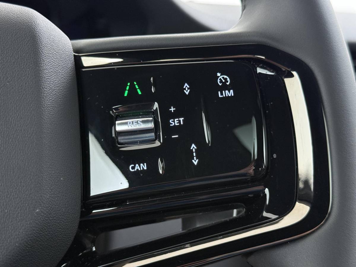 Land Rover Range Rover Evoque Land Rover Range Rover Evoque 2024 Model 1.5 P300e AWD R-Dynamic S NEW MODEL / FACELIFT PHEV 309 PK | UNIEK 8.000 KM | FABRIEKSGARANTIE t/m 26-02-2029 / 150.000 KM | DEALER ONDERHOUDEN | ADD. CRUISE | PANO DAK | ELEKTRISCHE STOEL MET GEHEUGEN | ELEKTRISCHE KOFFERBAK | CAMERA | RIJKLAAR PRIJS