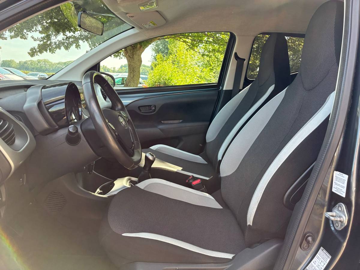 Toyota Aygo Toyota Aygo 1.0 VVT-i x-play | 5-Deurs + Airco nu € 6.750,-!!!