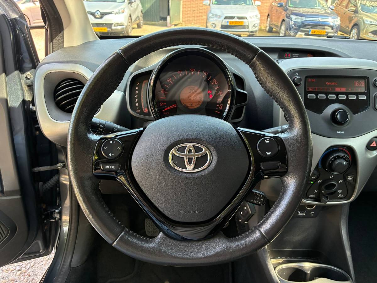 Toyota Aygo Toyota Aygo 1.0 VVT-i x-play | 5-Deurs + Airco nu € 6.750,-!!!