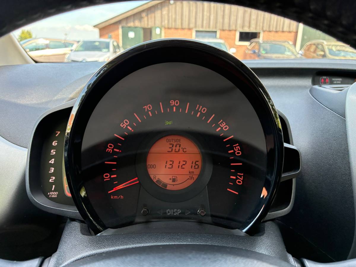 Toyota Aygo Toyota Aygo 1.0 VVT-i x-play | 5-Deurs + Airco nu € 6.750,-!!!