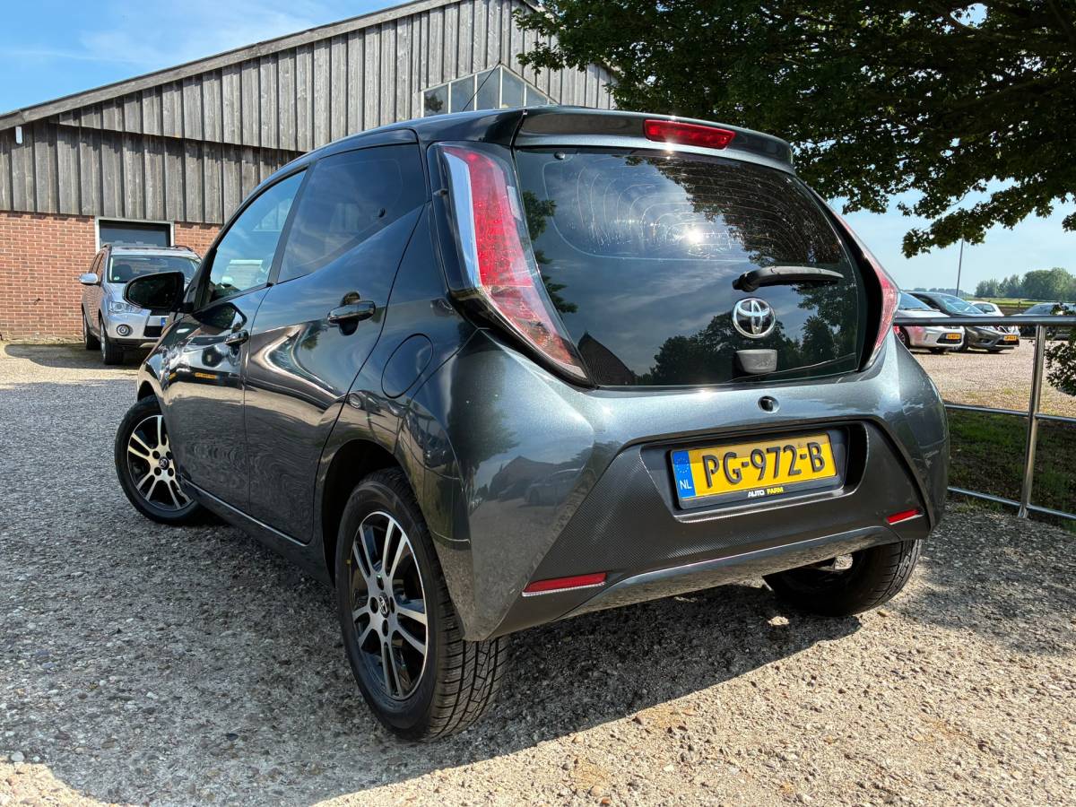 Toyota Aygo Toyota Aygo 1.0 VVT-i x-play | 5-Deurs + Airco nu € 6.750,-!!!