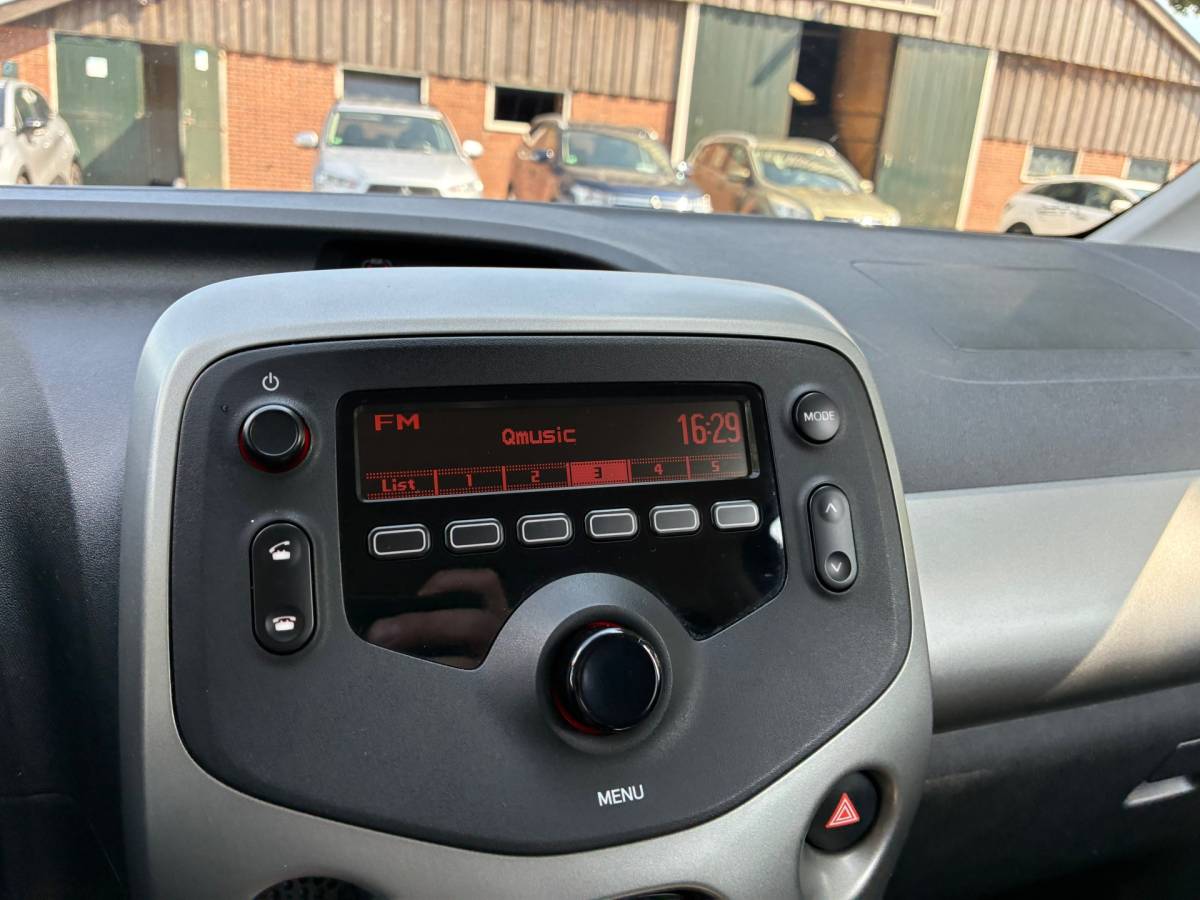 Toyota Aygo Toyota Aygo 1.0 VVT-i x-play | 5-Deurs + Airco nu € 6.750,-!!!